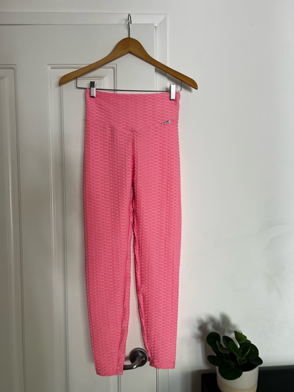 Textured High-Waist Pink Leggings